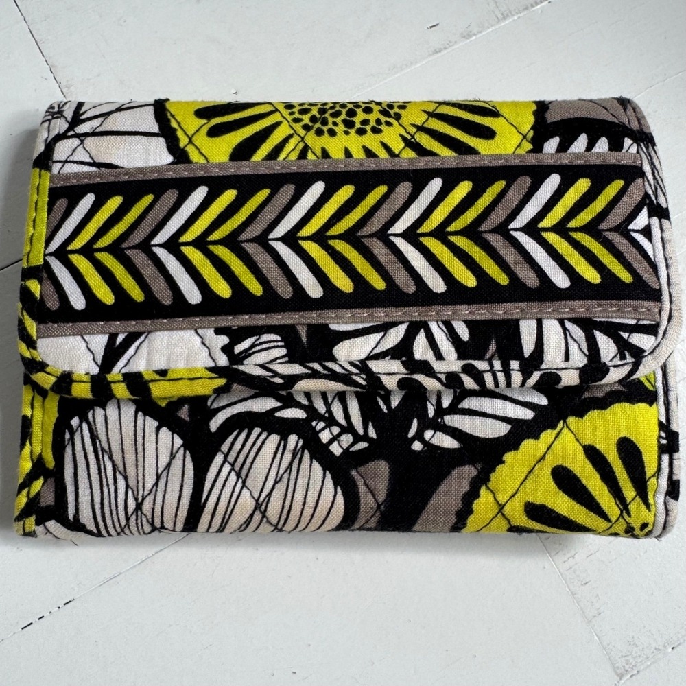 Vera Bradley Sun Valley Trifold Wallet Quilted Cotton Floral Yellow Black White